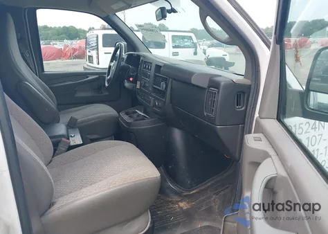 2015 Chevrolet Express 2500 Work Van z USA, uszkodzony, nr VIN 1GCWGFCF7F1157567